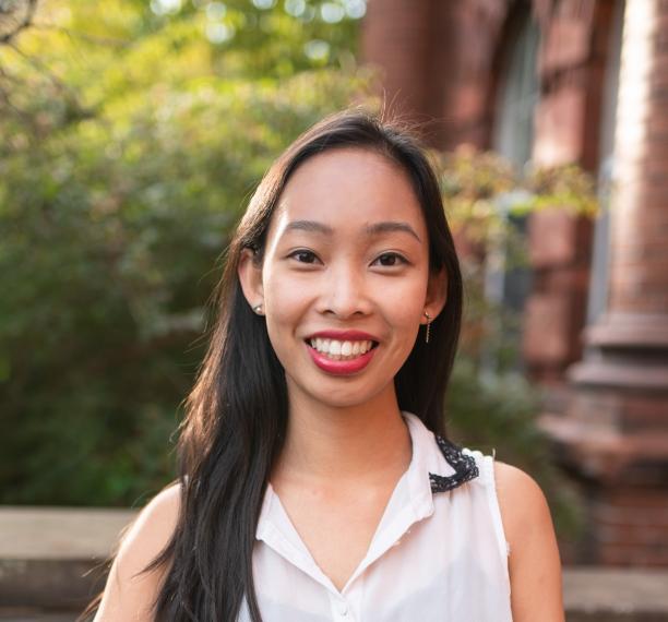 Elaine Li headshot