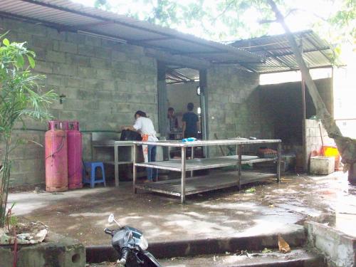 Hoa Sua School - Cooking area for students