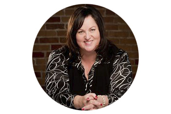 Jackie Lauer headshot