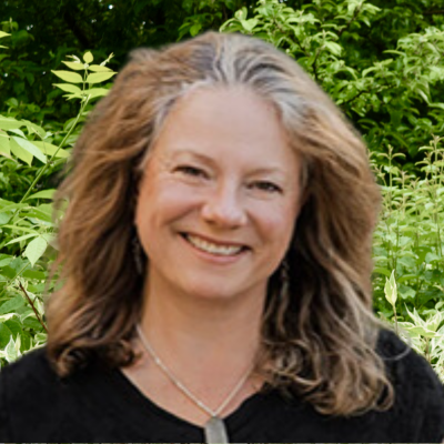 Headshot of Leanne Caron