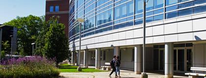 Image of students entering Summerlee Science complex