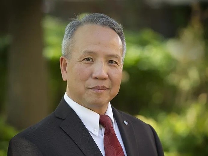 Dr. Hung Lee headshot
