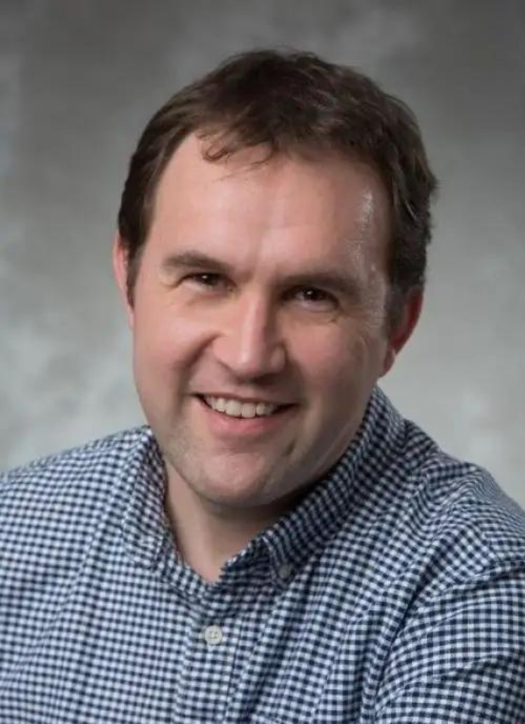 Headshot of Dr. Ryan Clemmer.