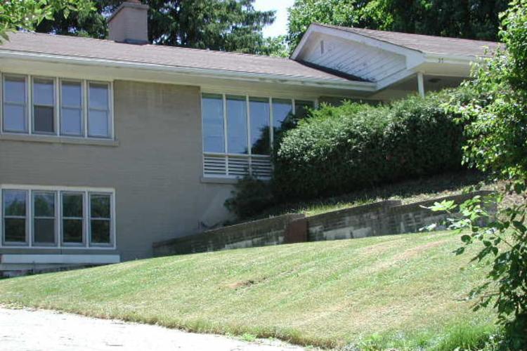 23 University Avenue exterior
