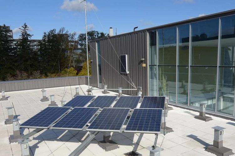 solar panels on the roof of a University of Guelph building