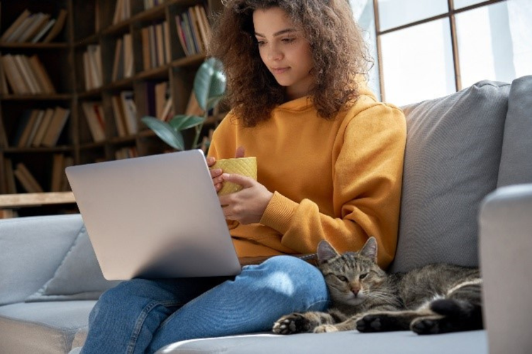 woman on laptop
