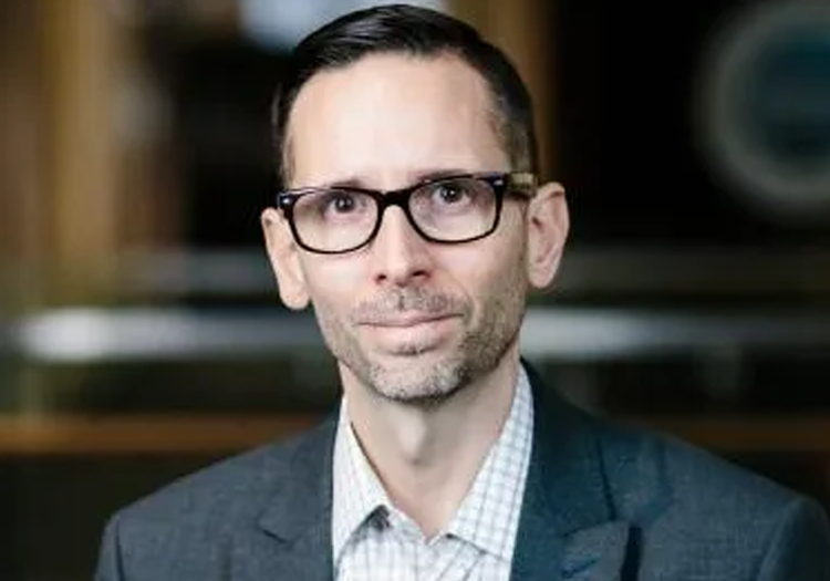 photo of sean lyons