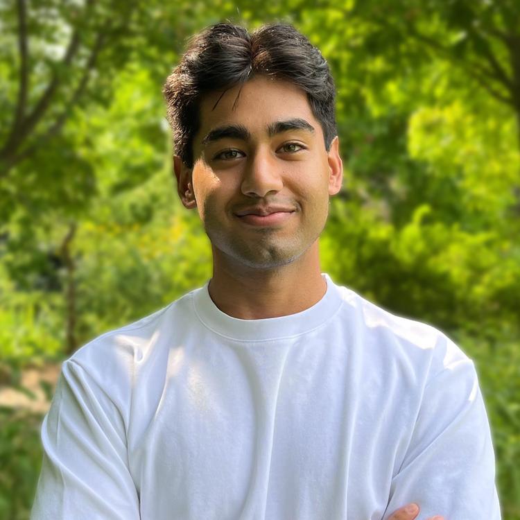 Dhruv Bhat headshot
