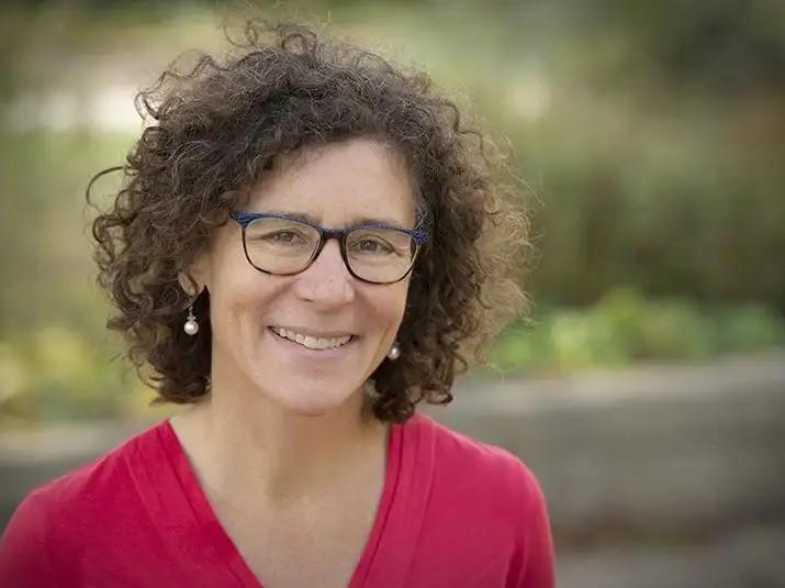 Dr. Susan Glasauer headshot