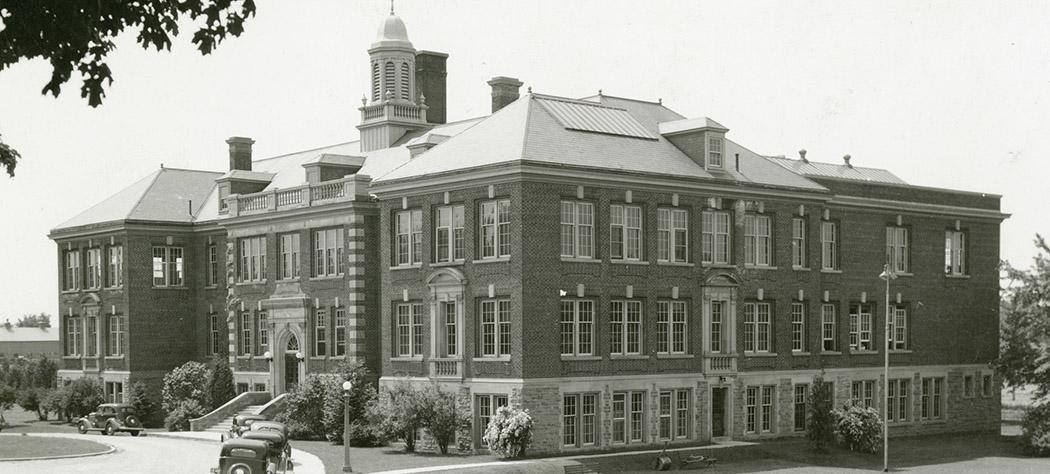 Historical photo of the Ontario Veterinary College main building