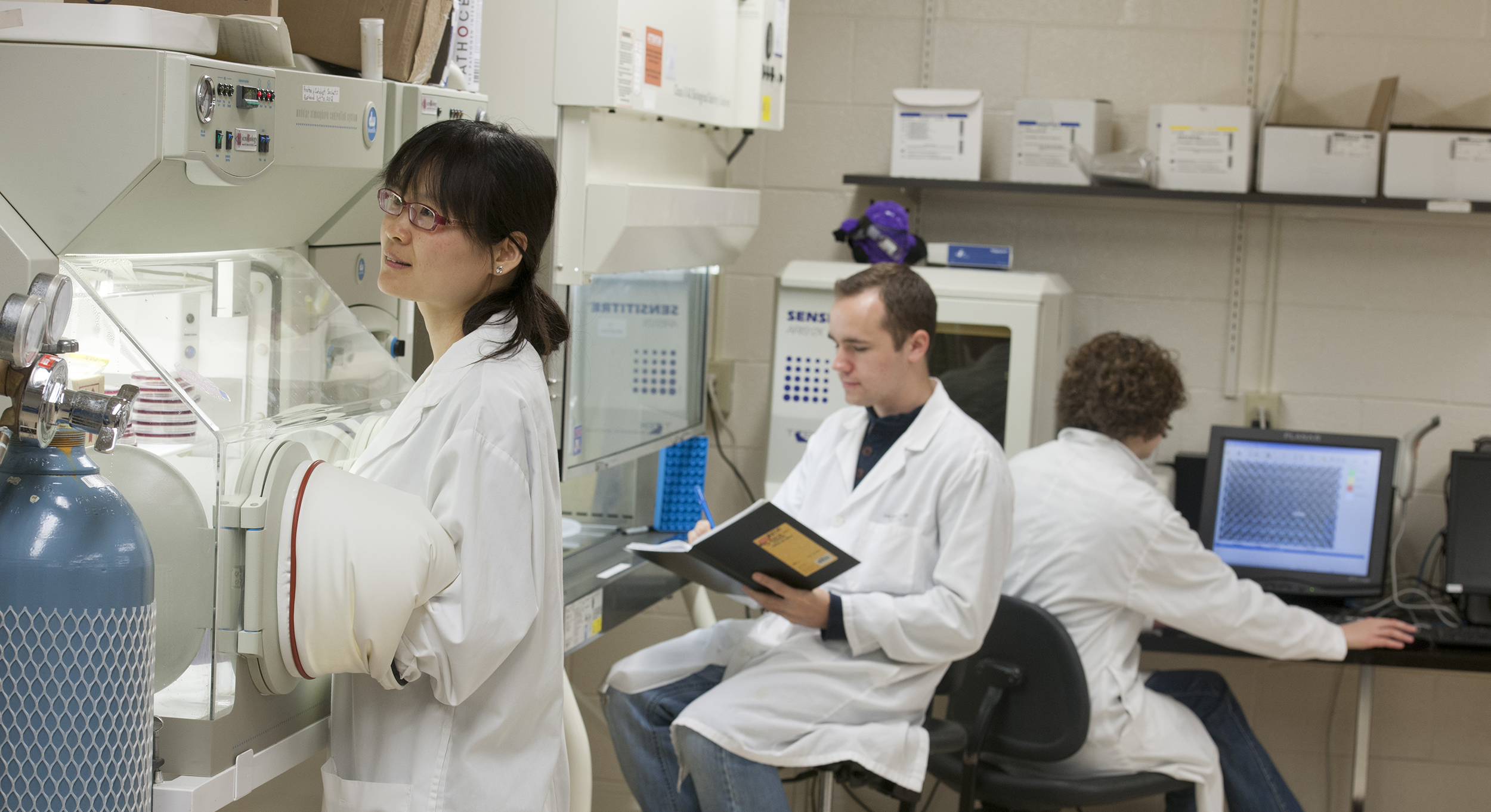 OVC Experts in a lab