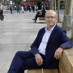 Clive Thomson Profile Picture