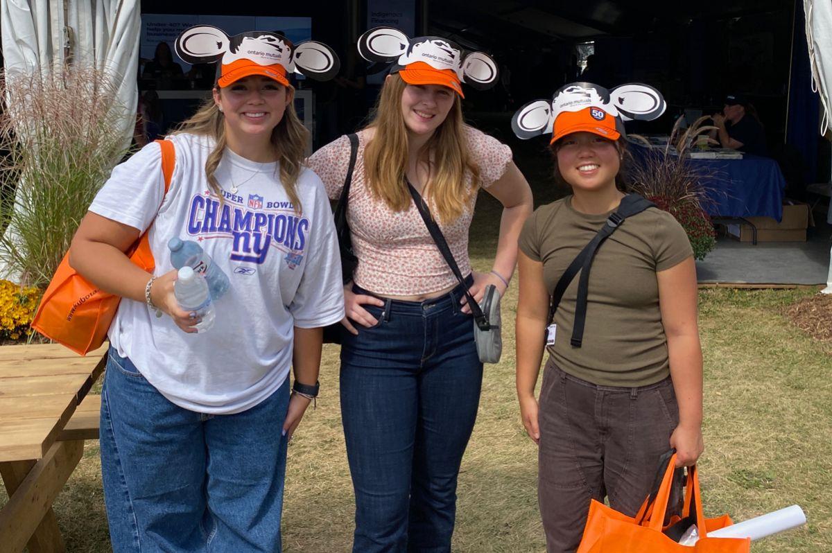 Davina Suh standing with friends