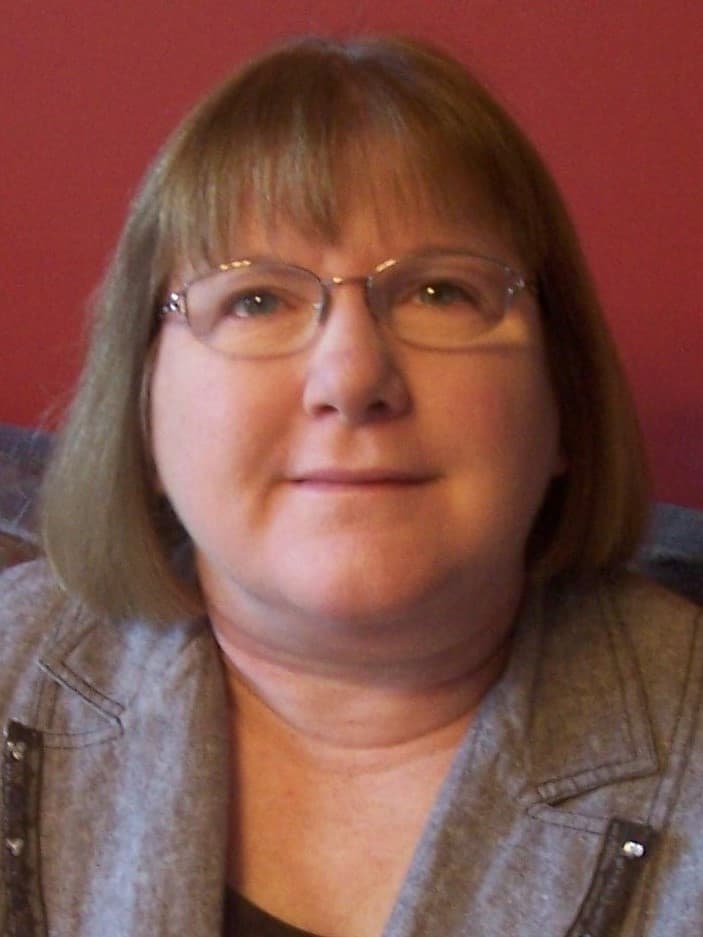 Sandra Singer Headshot