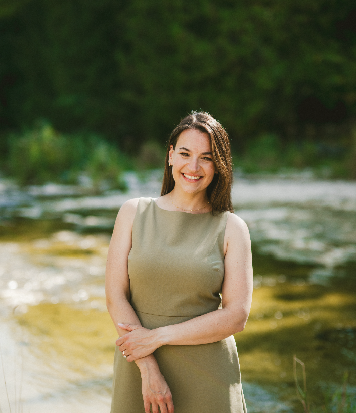Photo of Lindsay Tayler