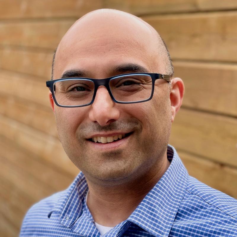 Cezar Khursigara headshot photo