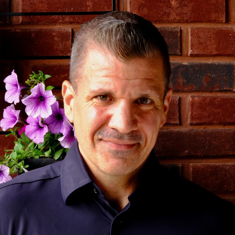 Stephen Lewis headshot photo