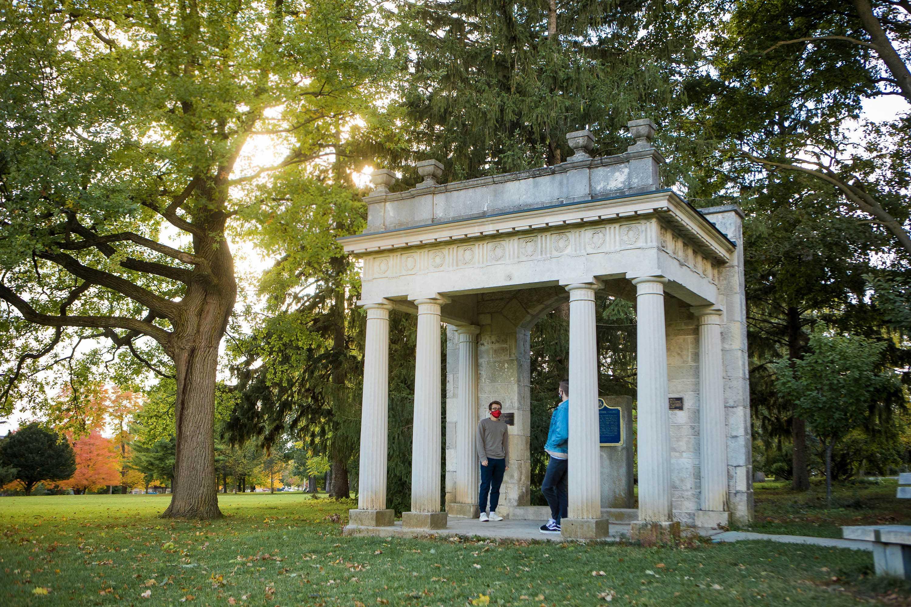 U of G Portico - with Students