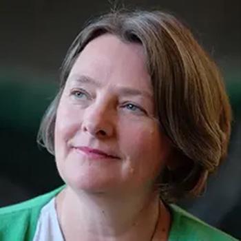 Headshot of Stephanie Cairns