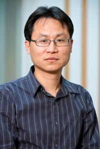 Professor Xiaodong Lin Headshot