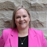 Headshot of Kristen Edwards