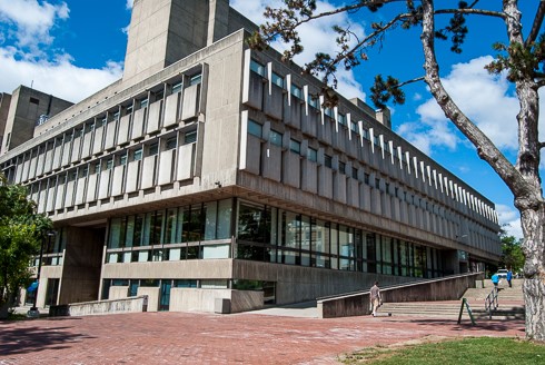 Image of McLaughlin Library on U of G campus