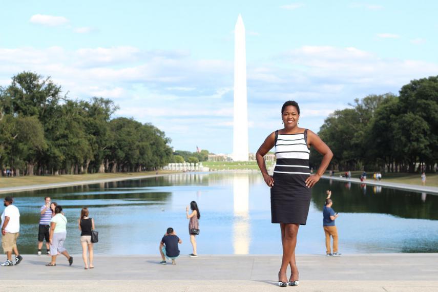 Image of Rachel Decoste in front of Washington Monument