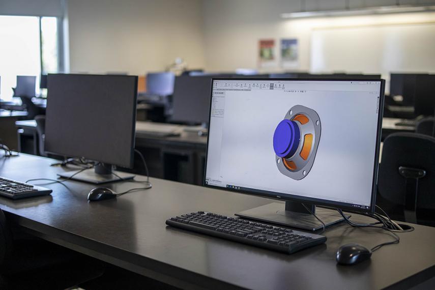 Image of Solidworks program being run on computer in lab at U of G