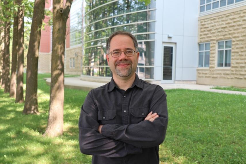 Dr. Leonid Brown Outside