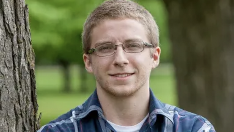 Headshot of Andrew Harris