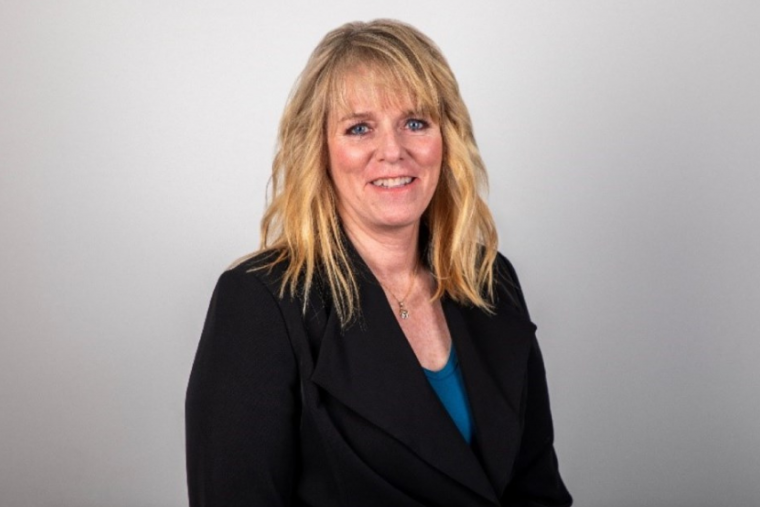 Headshot of Laura McDowell.
