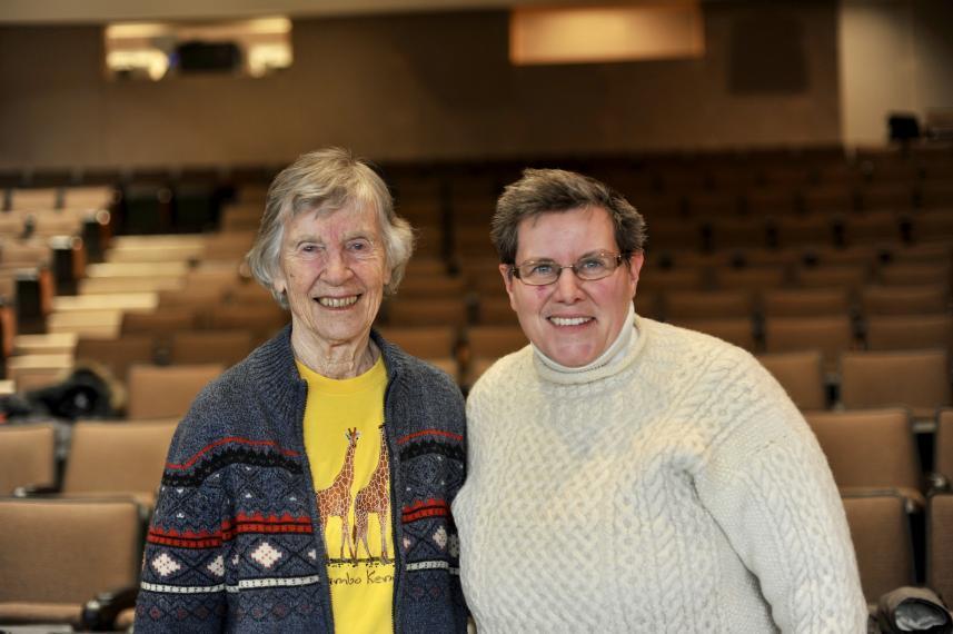 A Photograph of Dr. Ann Innis Dagg and Dr. Coral Murrant