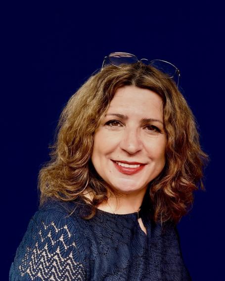 A photo of Mira Jahari.