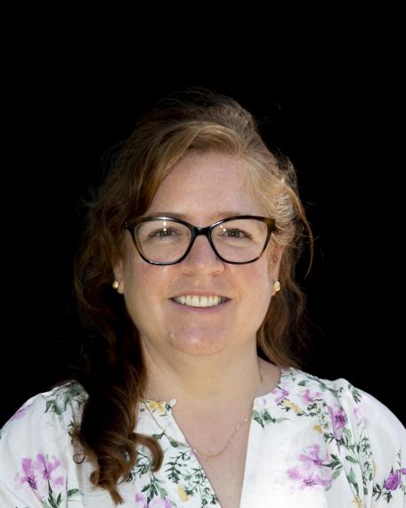 A photograph of Dr. Amanda Wright.