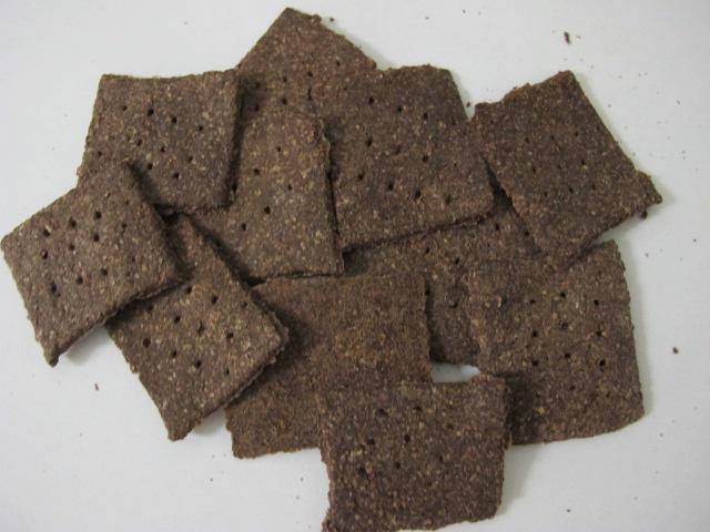 Purple wheat crackers