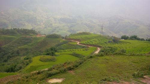 Sapa - Up the mountain road