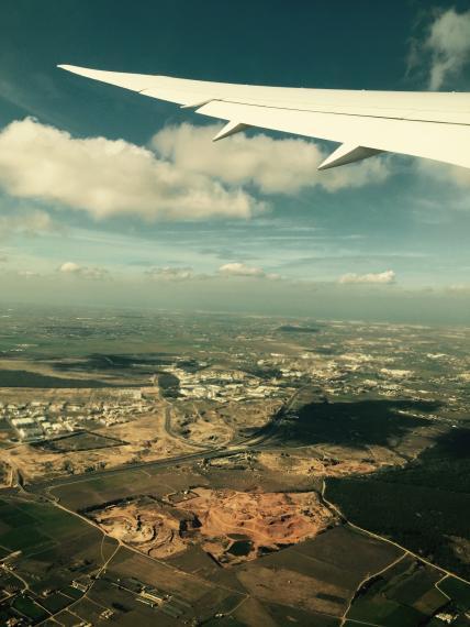 photo of airplane wing