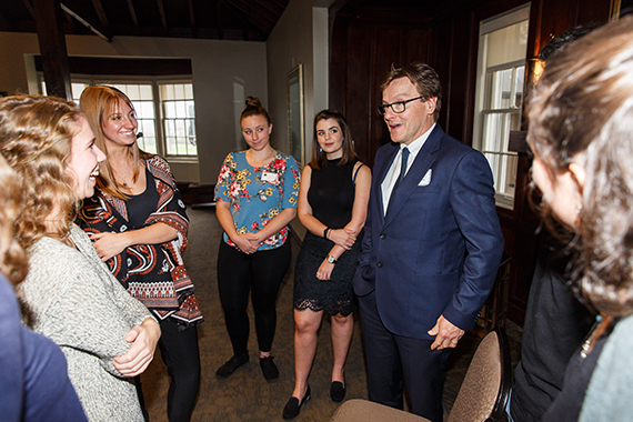 Gavin Bate speaking with U of G students