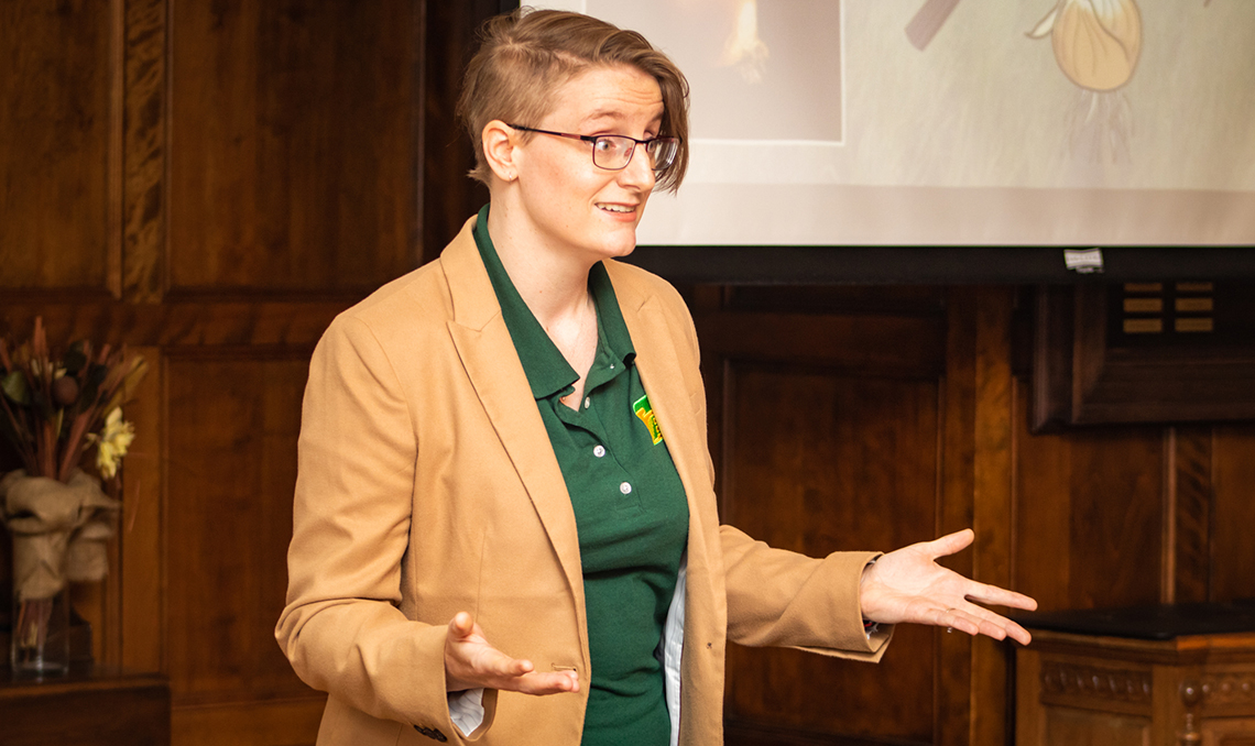 Sara presenting her three minute thesis.