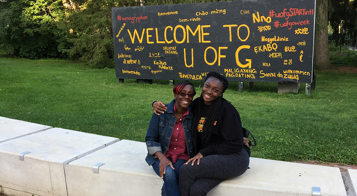 E'layna and her mother on campus.