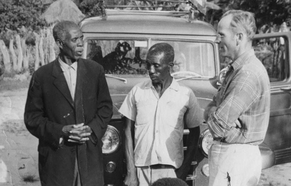 Allen Knight speaking with men in Central Africa