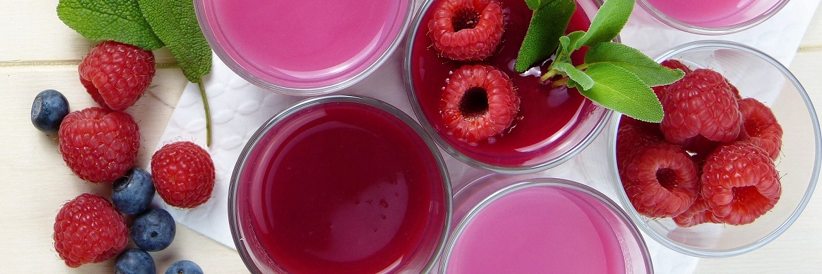 Fruit, smoothies and garnishes.