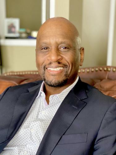 headshot photo of Sean Thompson