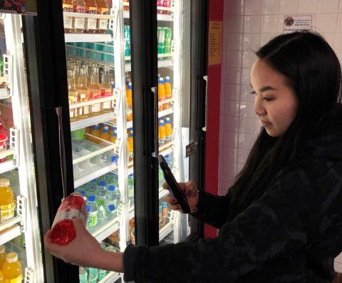 Scanning grocery store products