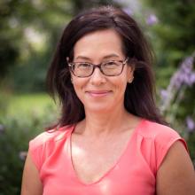 head shot of Prof. Leanne Son Hing