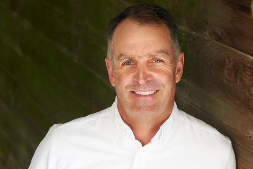 Head shot of Dr. Robert Corry