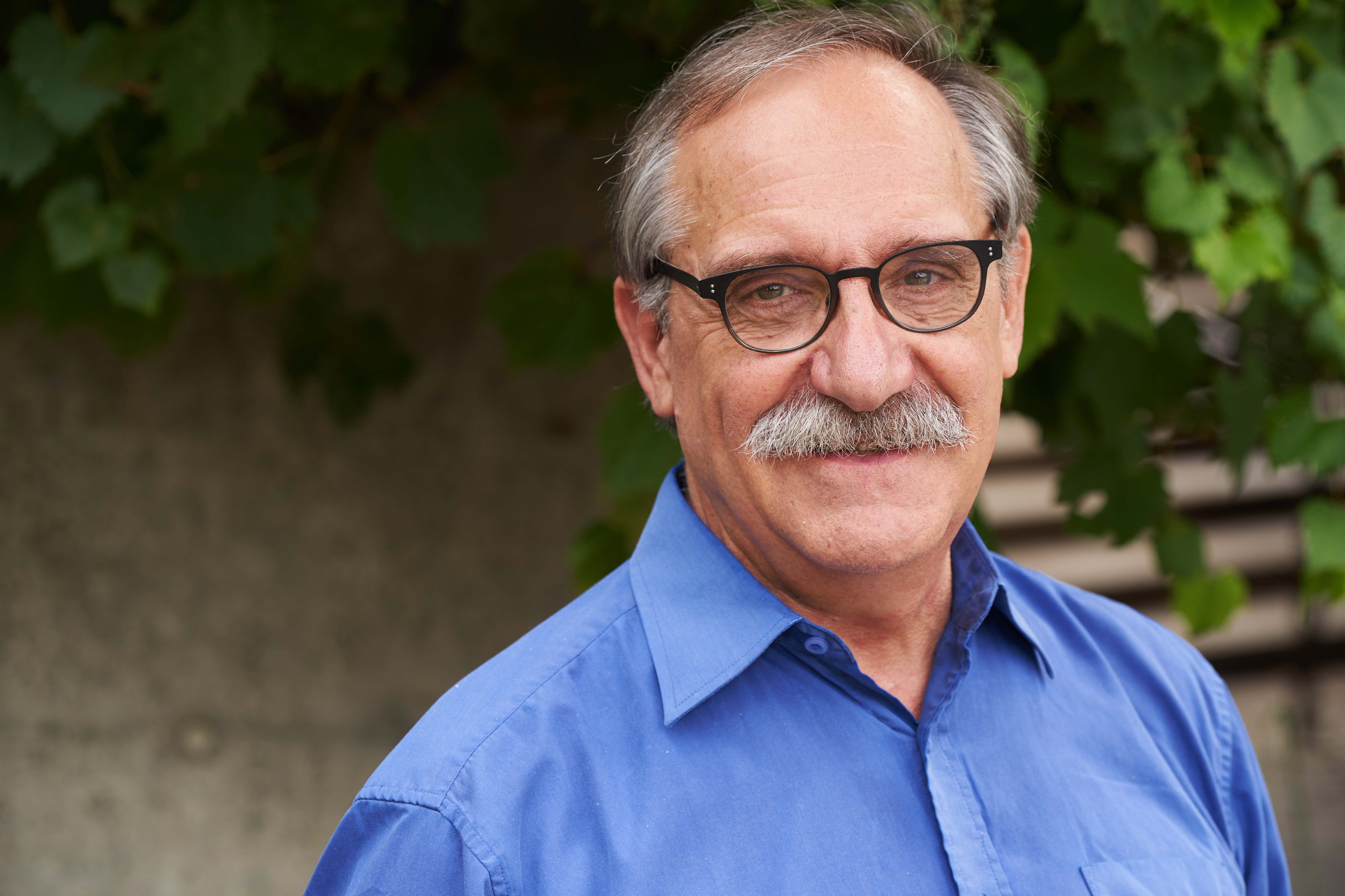 Head shot of Larry Harder