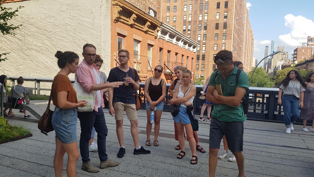 Students walking on NYC Highline