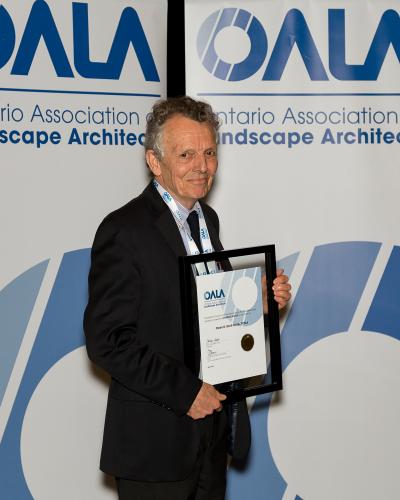 Owen Scott receives OALA Emeritus Member award