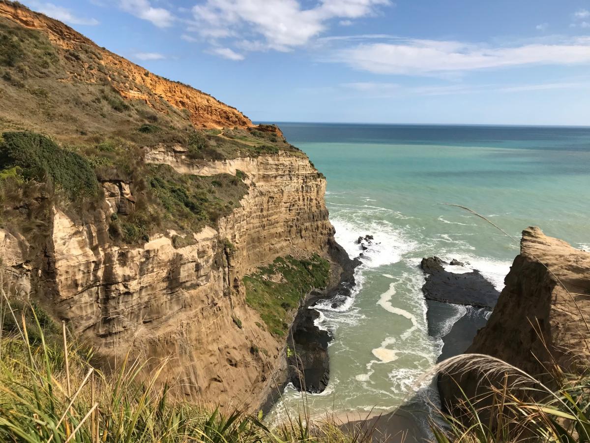 Ocean and cliff view of the west coast from the Te Henga Walkway, NZ